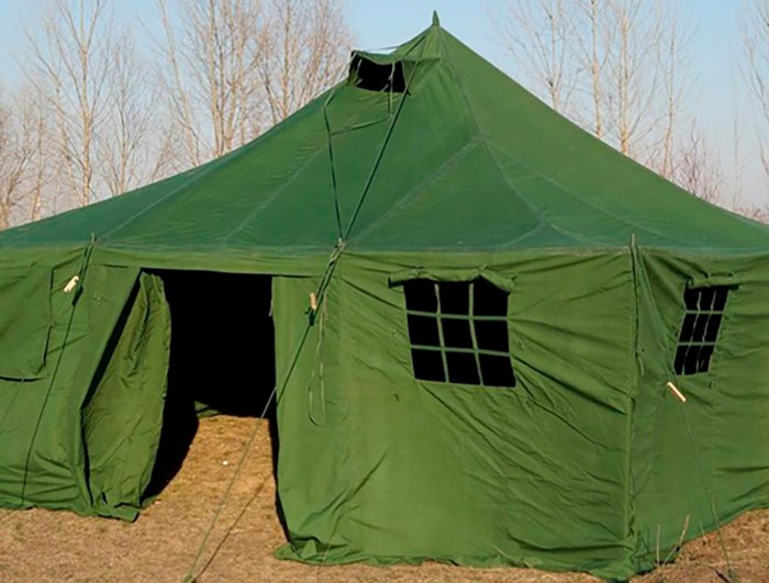 Военные армейские палатки в Гаджиево