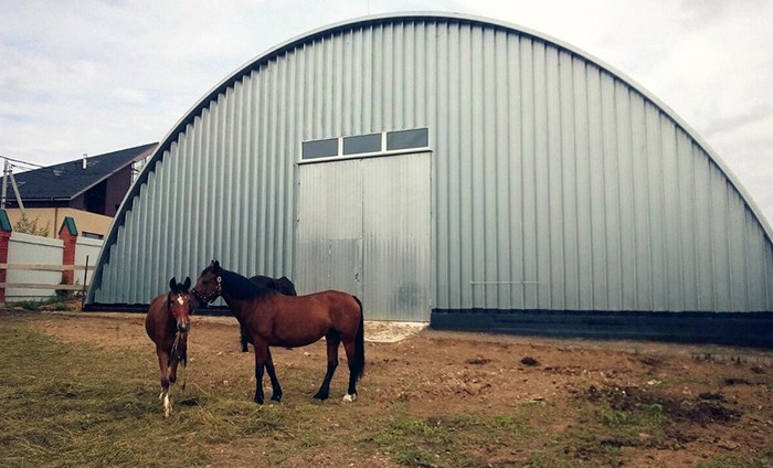 Строительство конных и конноспортивных манежей в Гаджиево и по России